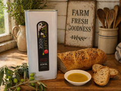 Extra Virgin Olive Oil, Medium Peppery - 4L can image